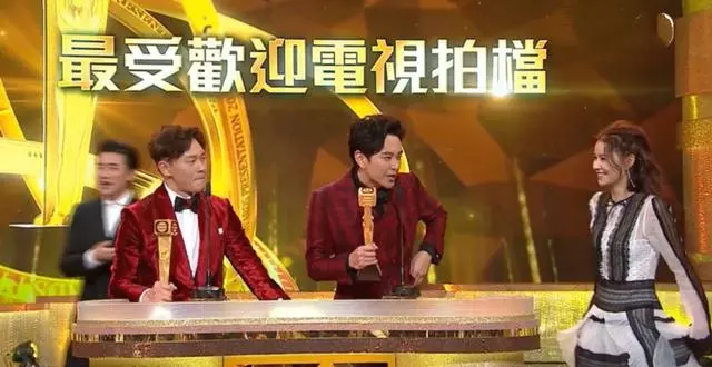 他是鄭伊健的接班人,風頭曾蓋霍建華劉詩詩,今成豪門駙馬