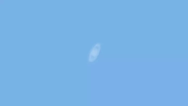 17張「平凡人沒機會親眼看到」的驚人奇觀 他白天在家後院看到土星!