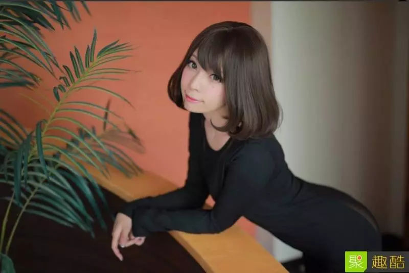 大媽穿性感禮服「童貞殺」被網友罵超丑,換她穿就一往下看…啊嘶