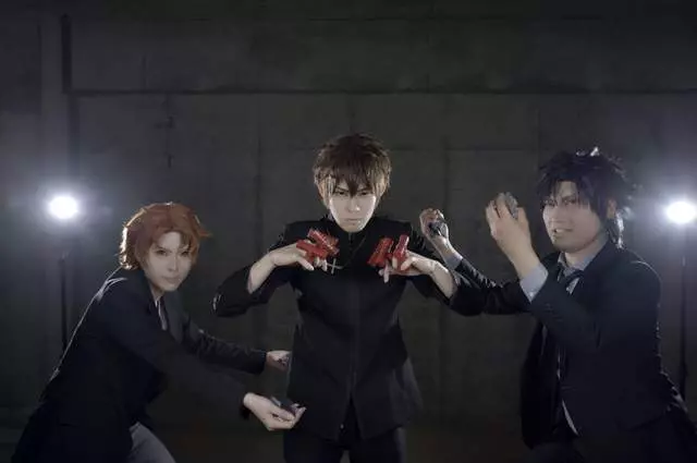 Cosplay「唯美與現實」只有一線之隔!現實照片一看秒軟 網崩潰:她的肚臍!