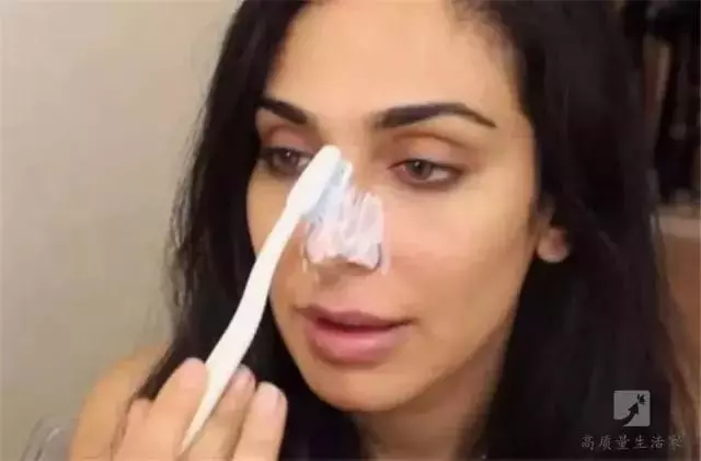 牙膏皮不要扔,簡單剪一下放在家裡,解開了很多人的煩惱!學起來~