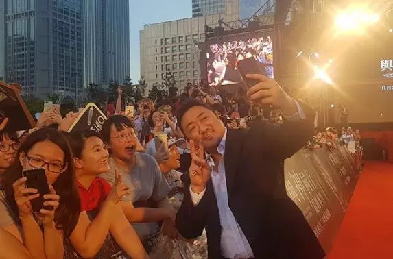 地表最強老公要結婚了!馬東石宣布結婚 穩交3年「小17歲南韓最美教練」娶回家:早就想娶她❤