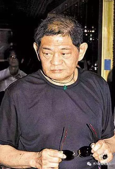 濫交的下場:公認醜男卻女友無數,他在女人身上花20億,臨終淒涼無一女友陪伴!…