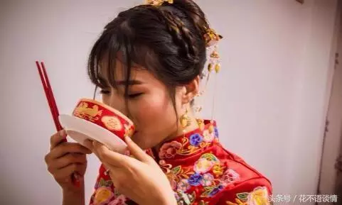 婆婆來帶孫子,兒媳一個月給兩千,無意聽到對話,兒媳把她送回家