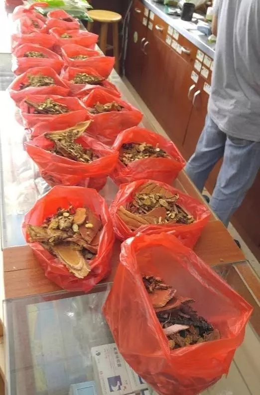 與大5歲太太婚後踏上艱辛求子路!38歲TVB男星獲神醫相助一索得男