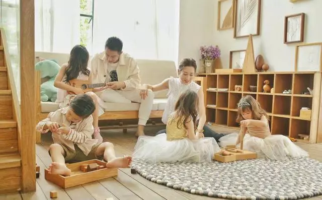 陳浩民夫婦近照曝光!雙眼腫脹顏值崩塌,遭粉絲調侃「假臉」夫婦!