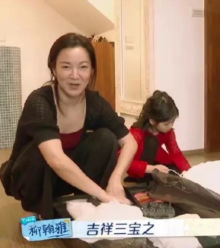 阿雅帶女遊迪士尼,「女娃長相曝光」!驚艷全網「想氣死小S」!