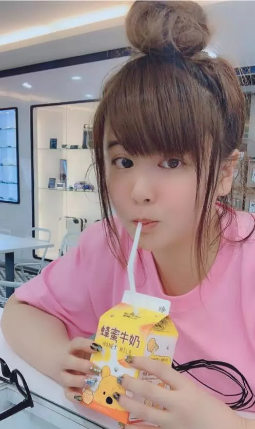 4裸女排排站!親睹老公「手掐女優酥胸」 小小瑜公開「沒播出內容」:我沒崩潰!