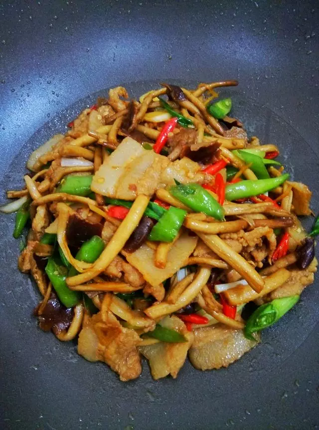 茶樹菇的19道做法,嘗一口回味無窮,不愧為煲湯的好食材!