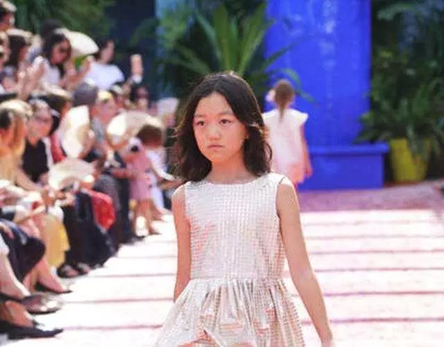 馮小剛女兒也是天生兔唇?可是和李嫣相比簡直毫無痕跡