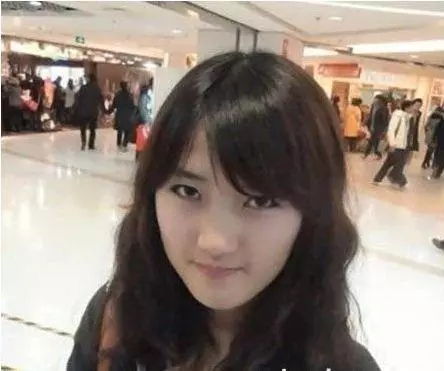 馮小剛女兒也是天生兔唇?可是和李嫣相比簡直毫無痕跡