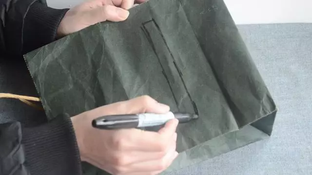 購物袋大改造!稍微剪一剪,立馬變成家居好物,放在廁所很有用!