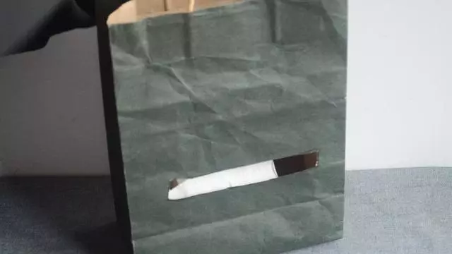 購物袋大改造!稍微剪一剪,立馬變成家居好物,放在廁所很有用!