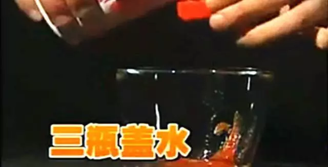 購物袋大改造!稍微剪一剪,立馬變成家居好物,放在廁所很有用!