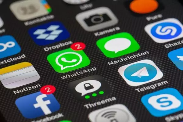 擅自退出公司WhatsApp群組 Maxis員工被「炒魷魚」!