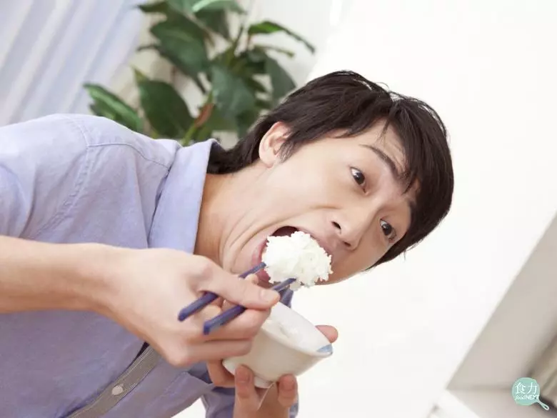 焯過菠菜的水記得要留下,一滴也別浪費了,用途非常大!