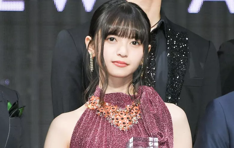 日本20歲「神之美少女」有奇蹟小臉! 節目上戴口罩驚呆網:頭都消失