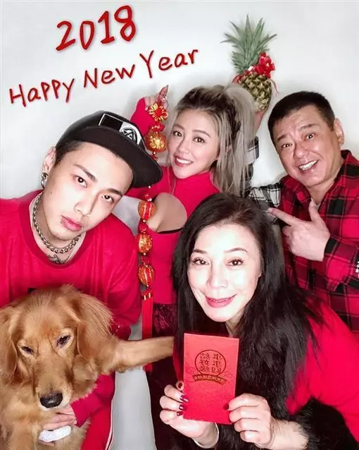 走出喪父之痛,安迪女兒傳承父親衣缽與母同台尬戲:「拍哭戲就想到爸爸!」