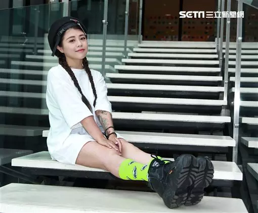 走出喪父之痛,安迪女兒傳承父親衣缽與母同台尬戲:「拍哭戲就想到爸爸!」