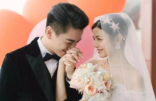 明星婚紗照:「雙陳」恩愛甜蜜,黃曉明和baby大氣高貴