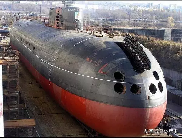水下排水量超1.9萬噸,攜24枚反艦導彈,每次下潛都讓美軍捏把汗