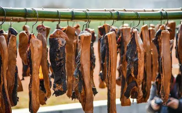 「中風」越來越多,醫生奉勸:3種食物別吃,會「加速」血管堵塞,再喜歡也要戒掉