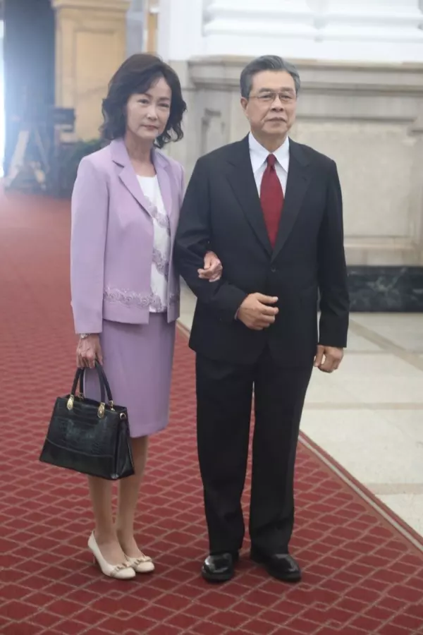 她痛失愛女花15年才走出! 傷心過度爆夫妻分居「屢傳離婚」 如今看破生命「走了丟臭水溝就好」!