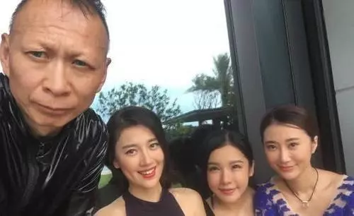 53歲「裘千尺」女兒美若天仙?被證是謠言,女兒和他一模一樣!