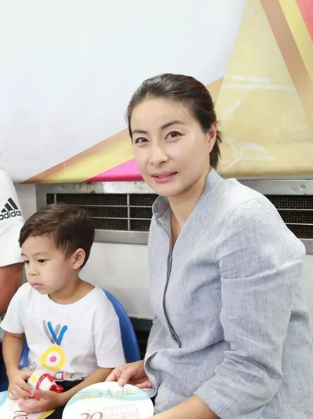 隱瞞了這麼多年,郭晶晶的真實生活曝光,難怪38歲的她像50歲