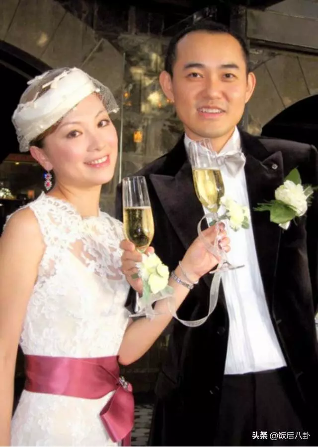45歲女星兩度流產仍不放棄生娃,做人工受孕被針扎致滿肚淤青