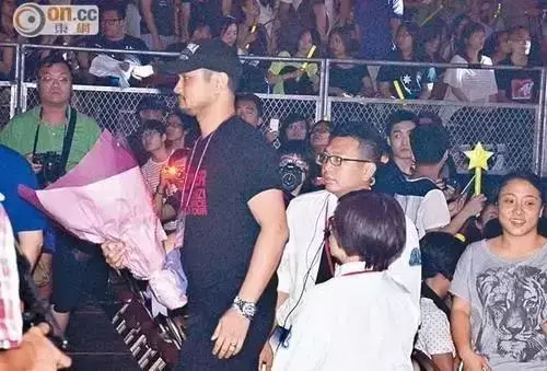 台灣大街小巷迅速走紅,紅遍全亞洲,卻為家庭3次放棄事業
