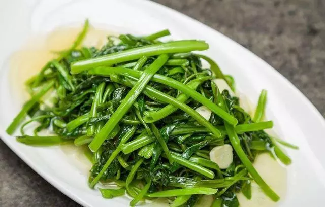 青菜如何炒「不變黃不變黑」,吃著還嫩?教大家炒青菜的8大技巧,實用哦!!