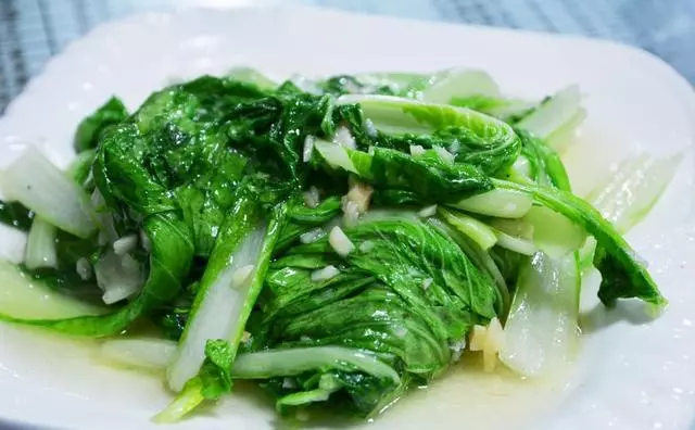青菜如何炒「不變黃不變黑」,吃著還嫩?教大家炒青菜的8大技巧,實用哦!!
