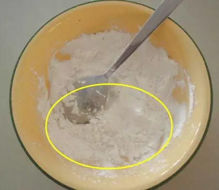 99%的人不知道 , 市場上幾塊錢的它,每天用來敷臉,60 歲都沒眼袋沒皺紋!