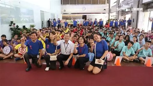 超越自我!古亭國小畢業生 挑戰台電大樓登高