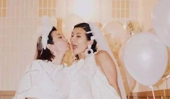 要生第五胎!43歲人氣女星穿婚紗露粗腰亮相惹關註:已為四女之母~~~