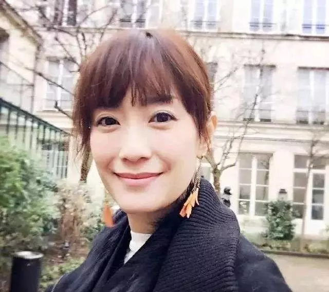 要生第五胎!43歲人氣女星穿婚紗露粗腰亮相惹關註:已為四女之母~~~