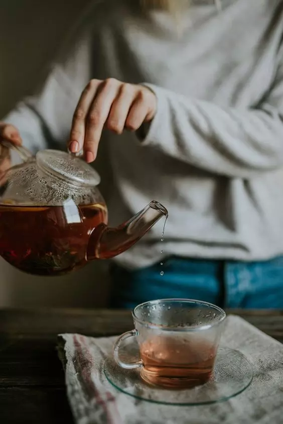 功效比薑茶強10倍,自己在家做「乾薑茶」喝,排走夏天身體濕毒!
