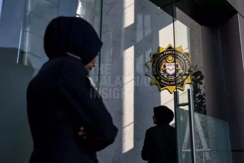 不給家用還娶小三!太太通風報信捅破JPJ包庇羅裡司機案,79位高官遭殃!