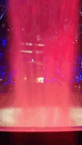 下個月,你可千萬別來新加坡星耀樟宜!因為幾百人湧入,要擠爆了~