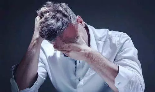 清潔工路撿50萬,還錢時卻掌摑失主5巴掌, 員警:打得好!