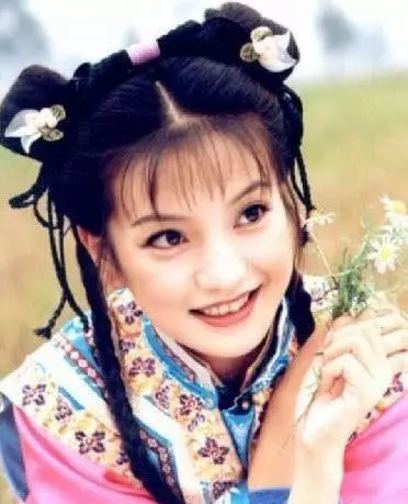 有一種遺傳叫做趙薇的女兒,看到近照後,網友:不當童星太可惜