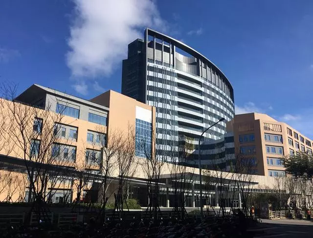 郭台銘淚憶前妻與弟弟:「癌症教我的事,有錢買不到健康、幸福」