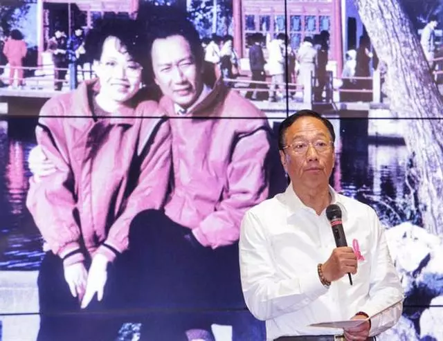 郭台銘淚憶前妻與弟弟:「癌症教我的事,有錢買不到健康、幸福」