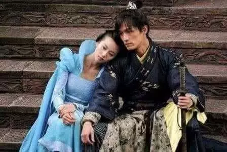 四爺不疼詩詩了嗎!吳奇隆國外豪賭大輸,劉詩詩小聲勸告,竟遭冷眼還被無視!