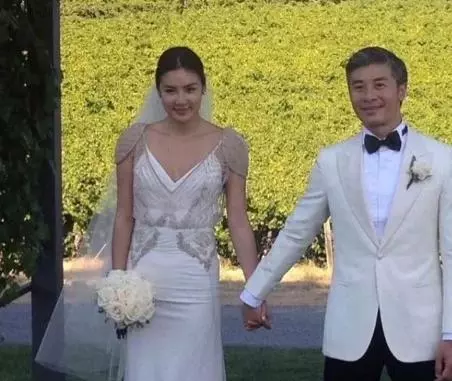 從天王嫂到豪門媳婦,生產後首曬兒子正面照,和爸爸超像