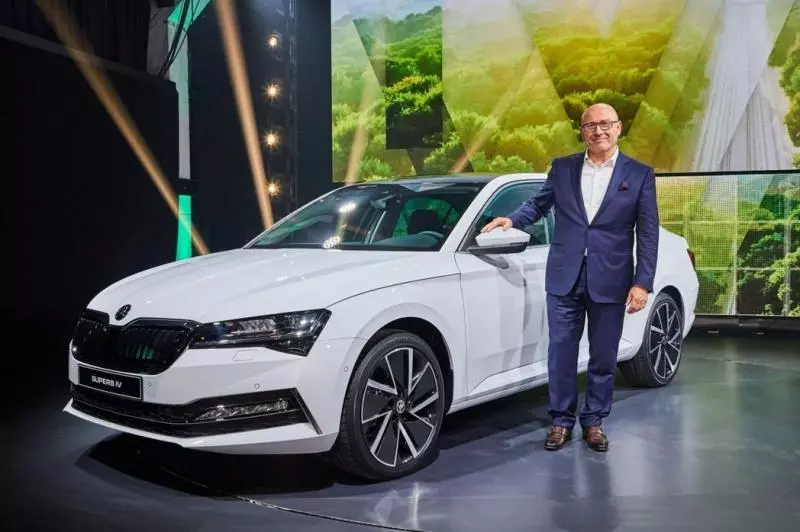 運動氣息無法隱藏 全新ŠKODA Superb Sportline帥氣登場!