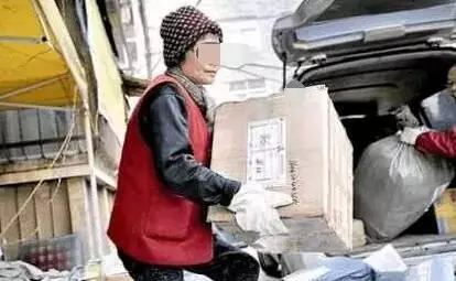 公公婆婆撿垃圾,嫌丟人不跟他們來往,大哥來了,真相讓我淚奔