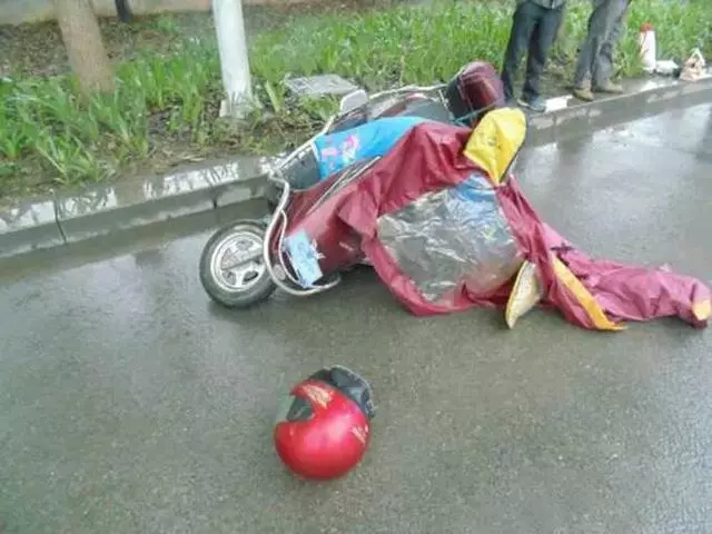 婆婆坐我電動車,遇車禍身亡,大姑子說我故意的,要老公和我離婚