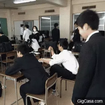 34張保證讓你爆笑的奇葩妹子大圖集!#1. 我到底先接誰的呢?